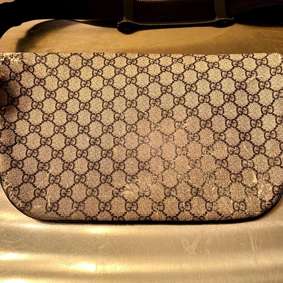 Gucci
Belt Bag GG Coated Canvas Large $1470 - Picture 2 of 14